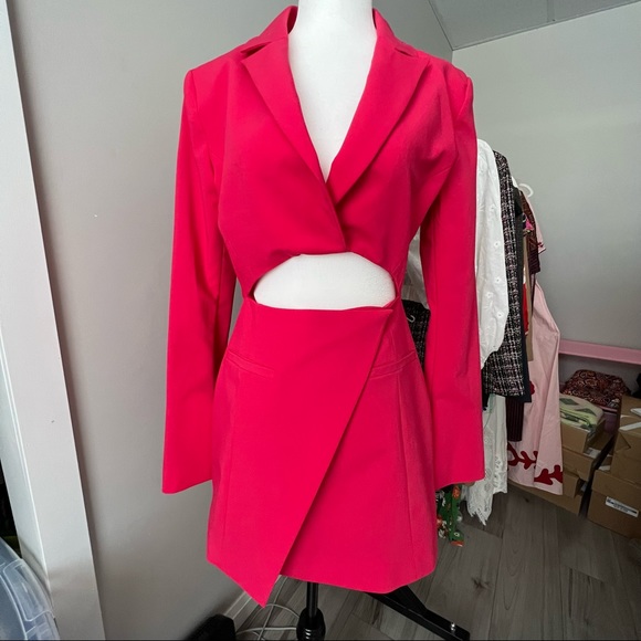 {Zara} Gorgeous Cut Out Blazer Dress - Picture 2 of 16
